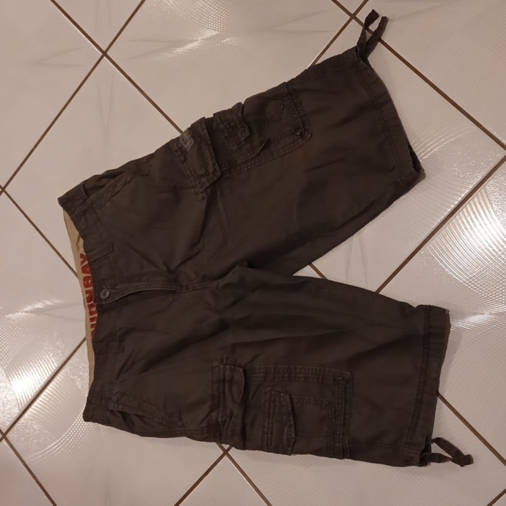 4/$60 Gray Cargo Shorts - Size 32